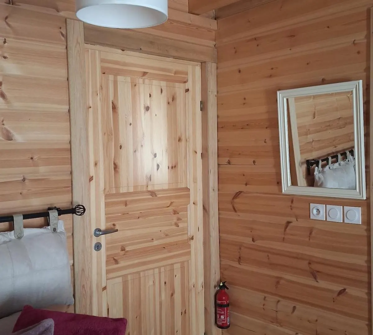 Ambiance Bois & Charme - Proche Lyon Apartment Saint-Genis-les-Ollieres